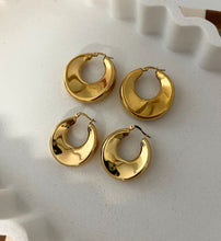 Load image into Gallery viewer, The Rah Rah Earrings
